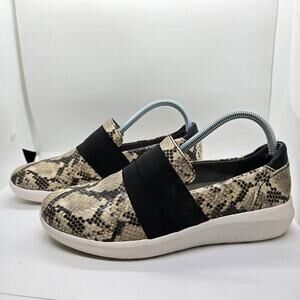 Clarks‎ Kayleigh River Loafers-Snake Skin design-Women's 8.5